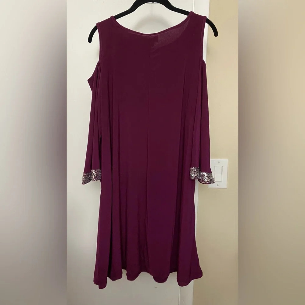 NWT Nina Leonard Sequin Cold Shoulder Dress Wine Size Small - Picture 2 of 9